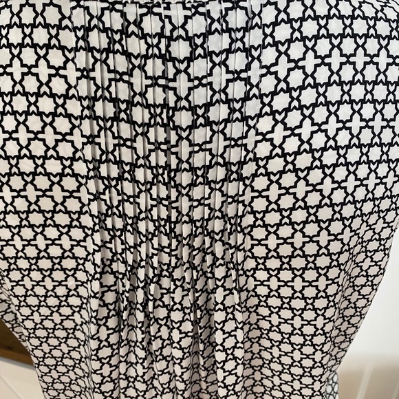 Nydj lightweight black and white patterned tank - Picture 4 of 5